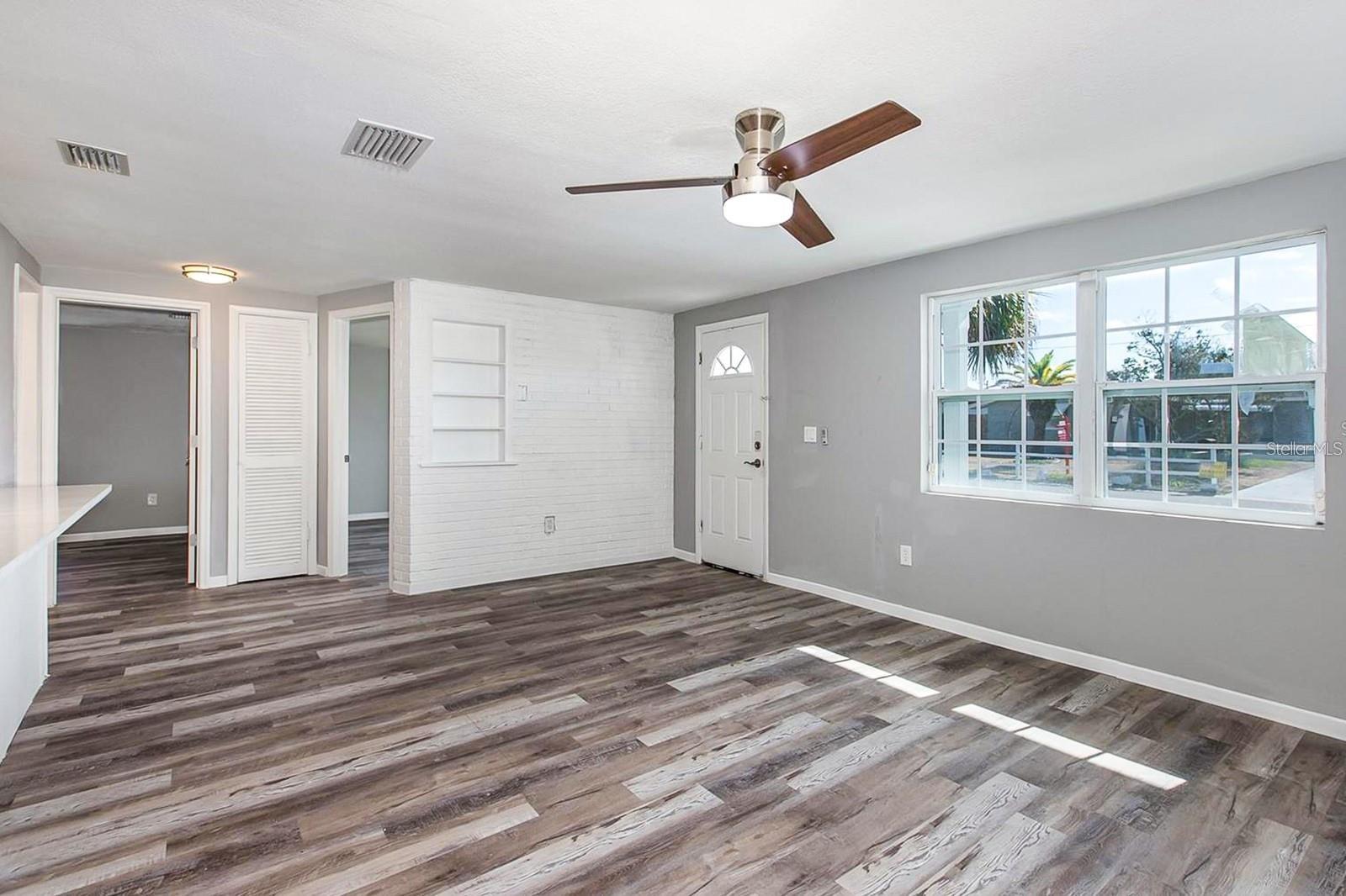 BEACON SQUARE - Residential Lease
