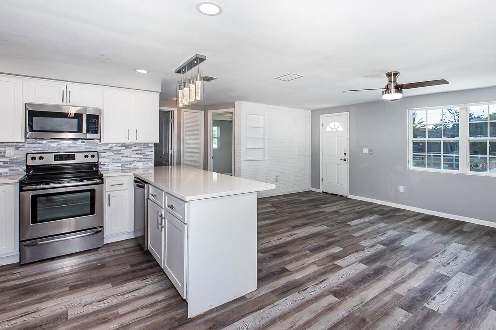 BEACON SQUARE - Residential Lease