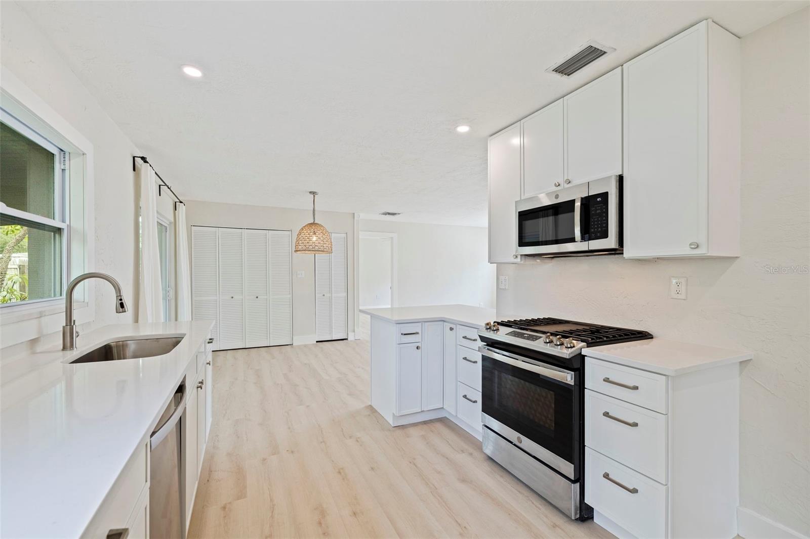 SNELL SHORES MANOR - Residential