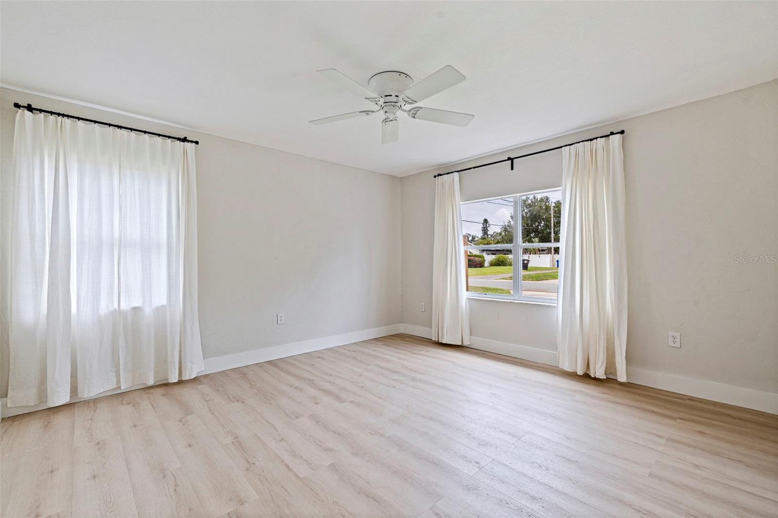 SNELL SHORES MANOR - Residential