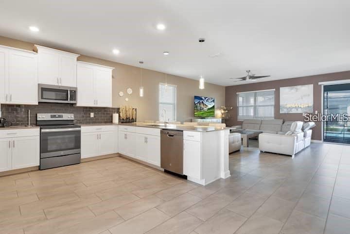 COVE AT STOREY LAKE II - Residential