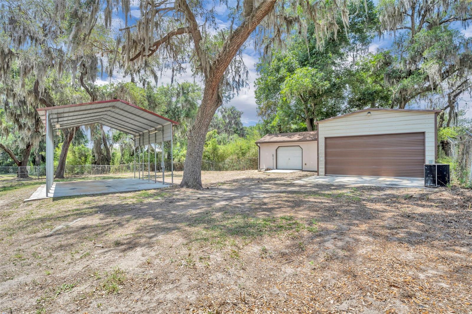 LAKE HAVEN - Residential