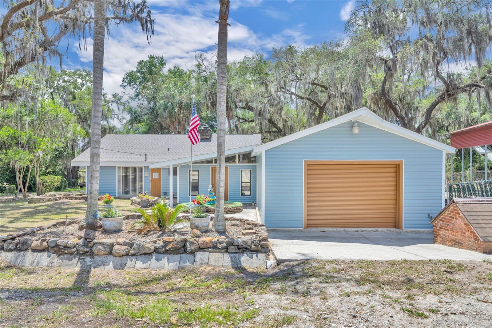 LAKE HAVEN - Residential