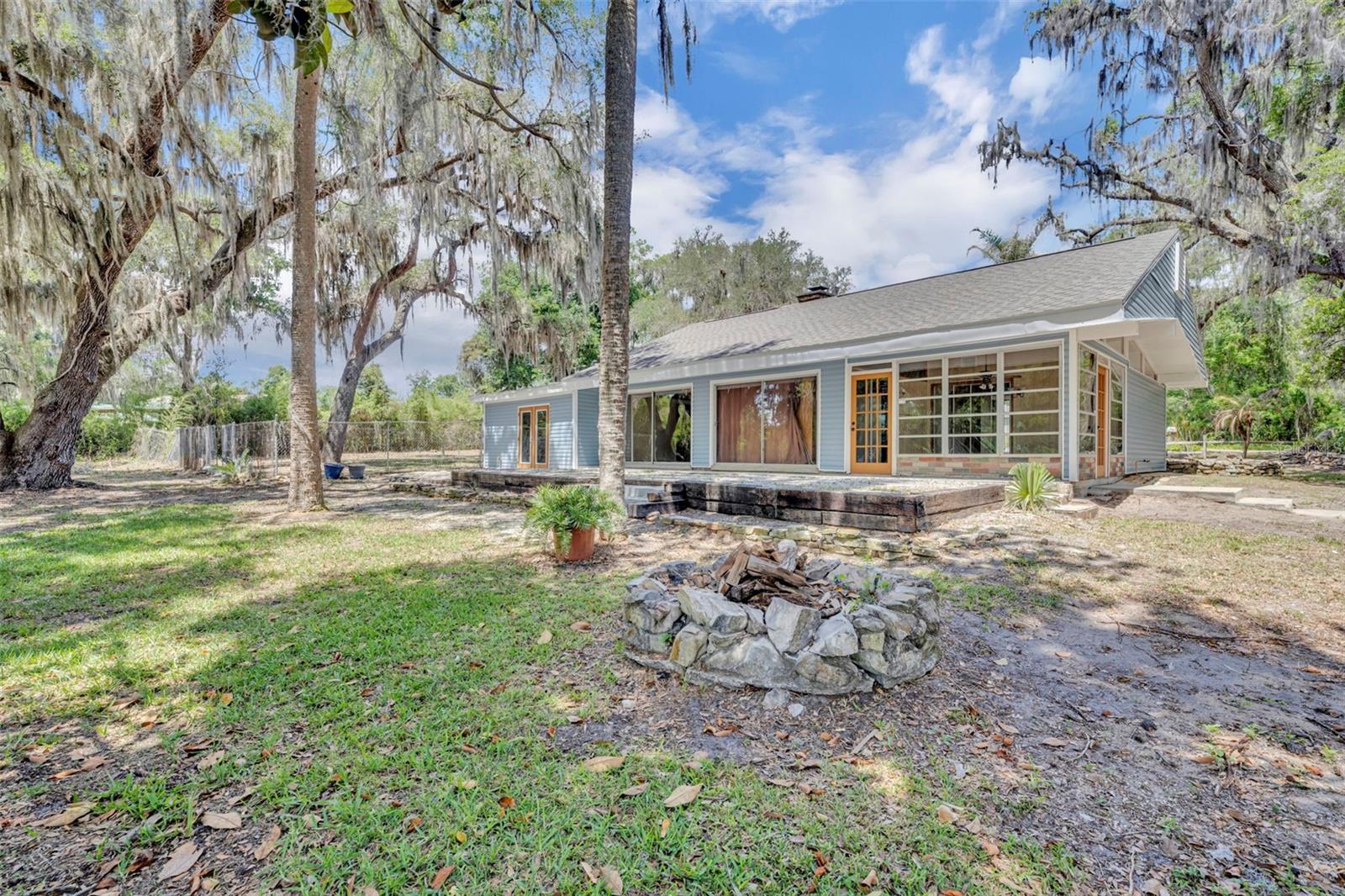 LAKE HAVEN - Residential