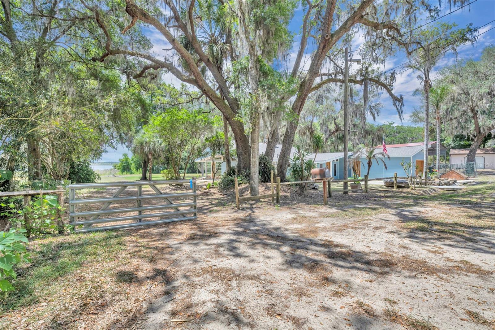 LAKE HAVEN - Residential
