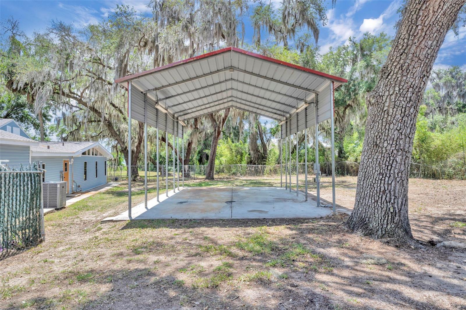 LAKE HAVEN - Residential