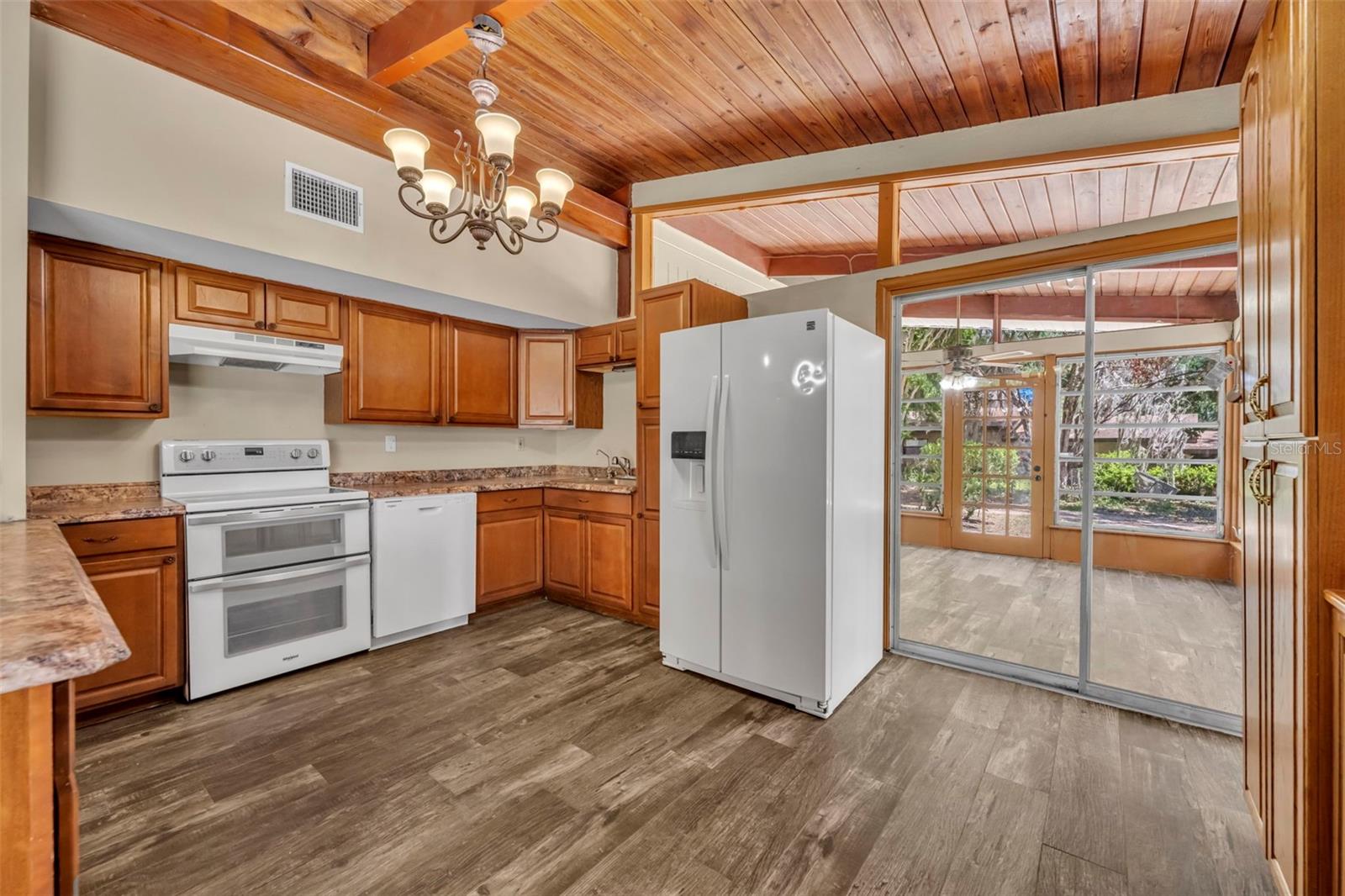 LAKE HAVEN - Residential