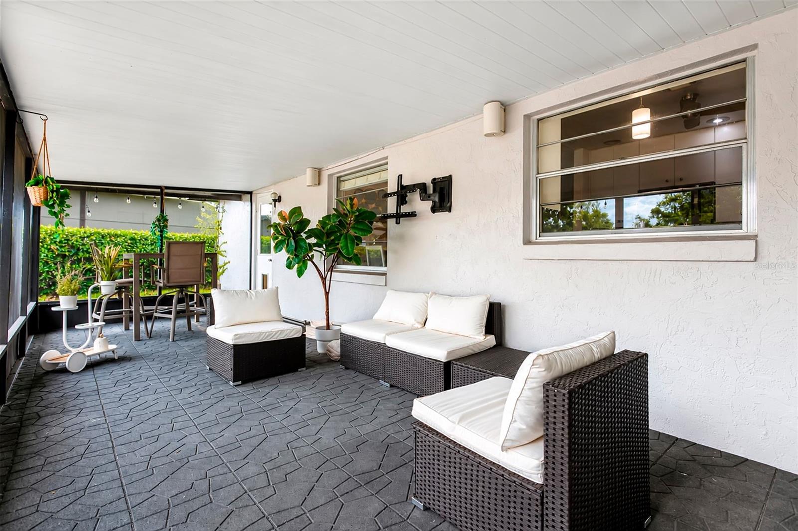 SAND LAKE HILLS SEC 07A - Residential Lease
