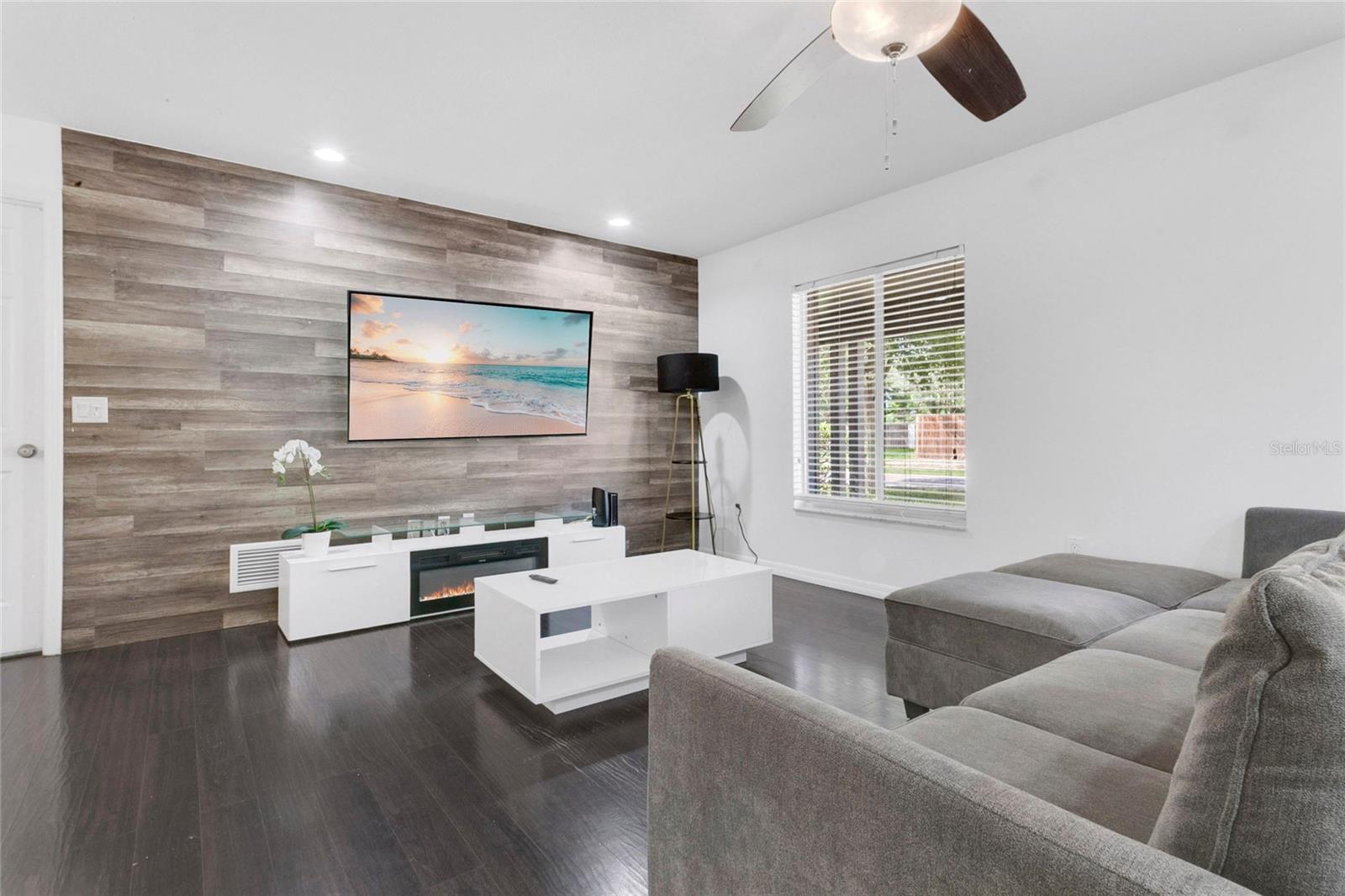 SAND LAKE HILLS SEC 07A - Residential Lease