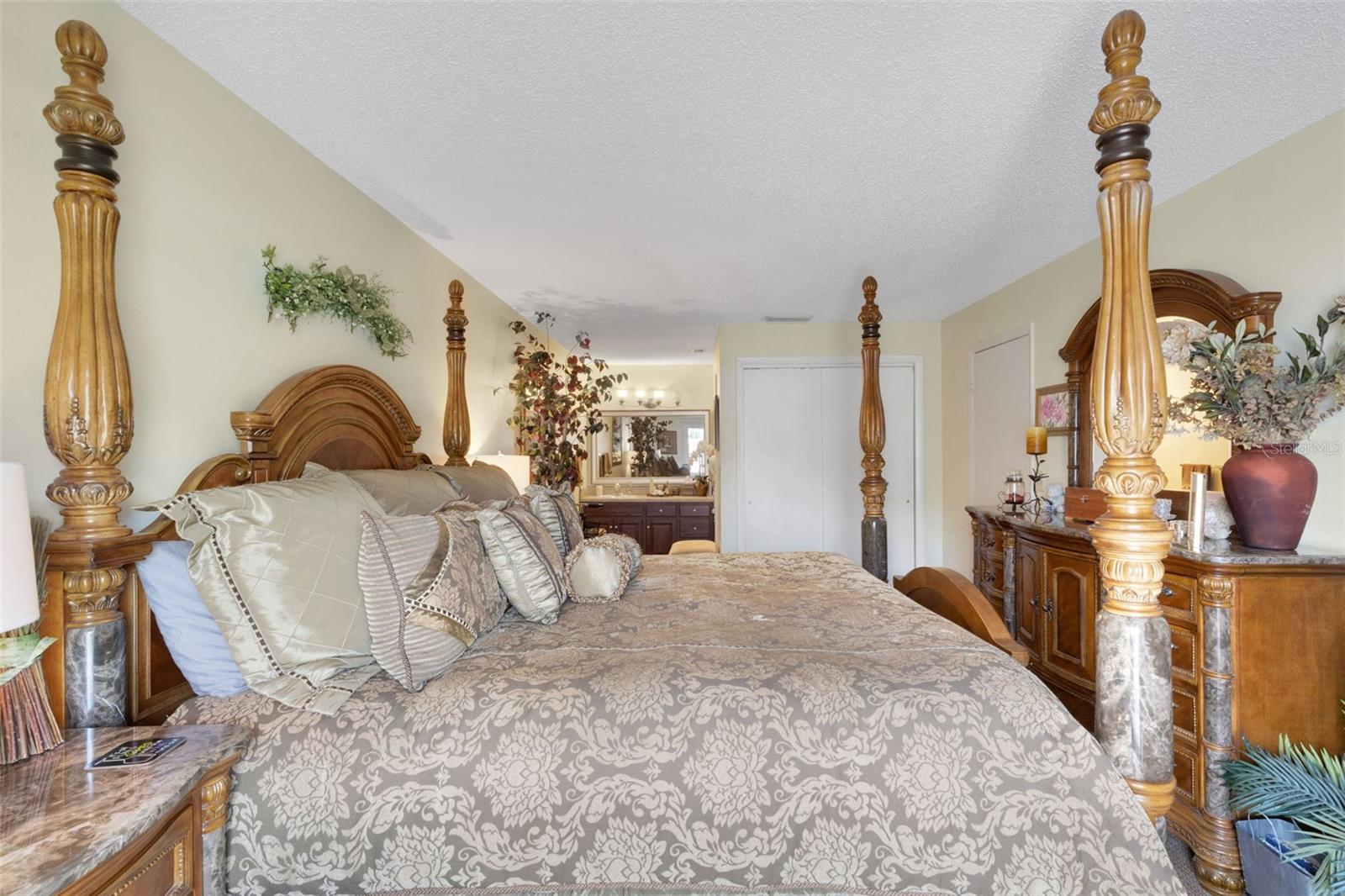 MEADOW OAKS A CONDO - Residential