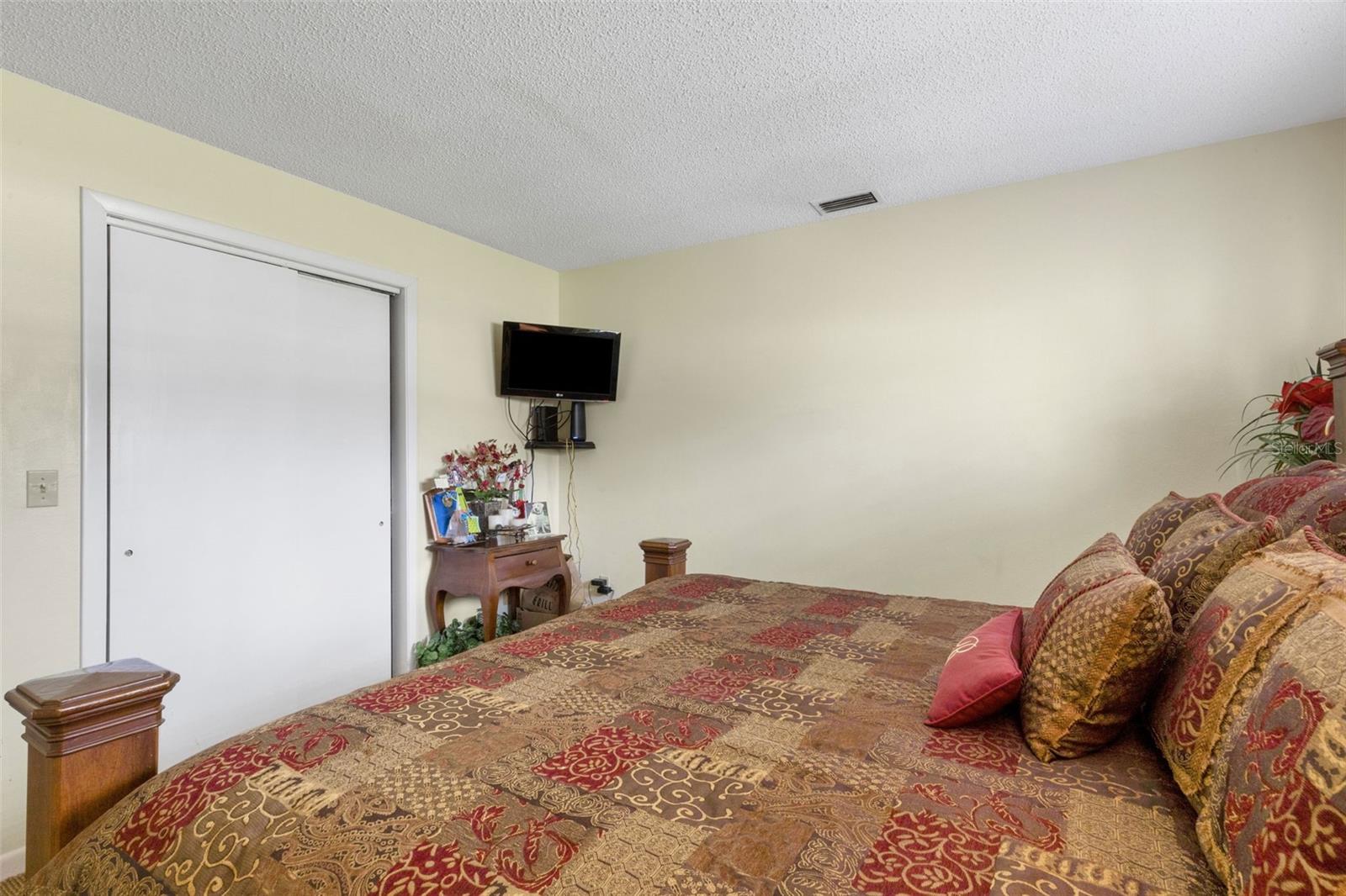 MEADOW OAKS A CONDO - Residential