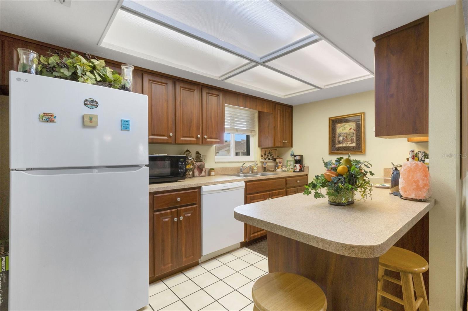 MEADOW OAKS A CONDO - Residential