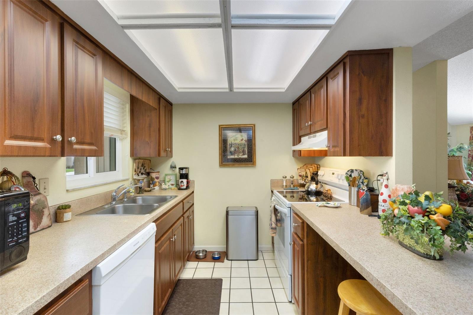 MEADOW OAKS A CONDO - Residential