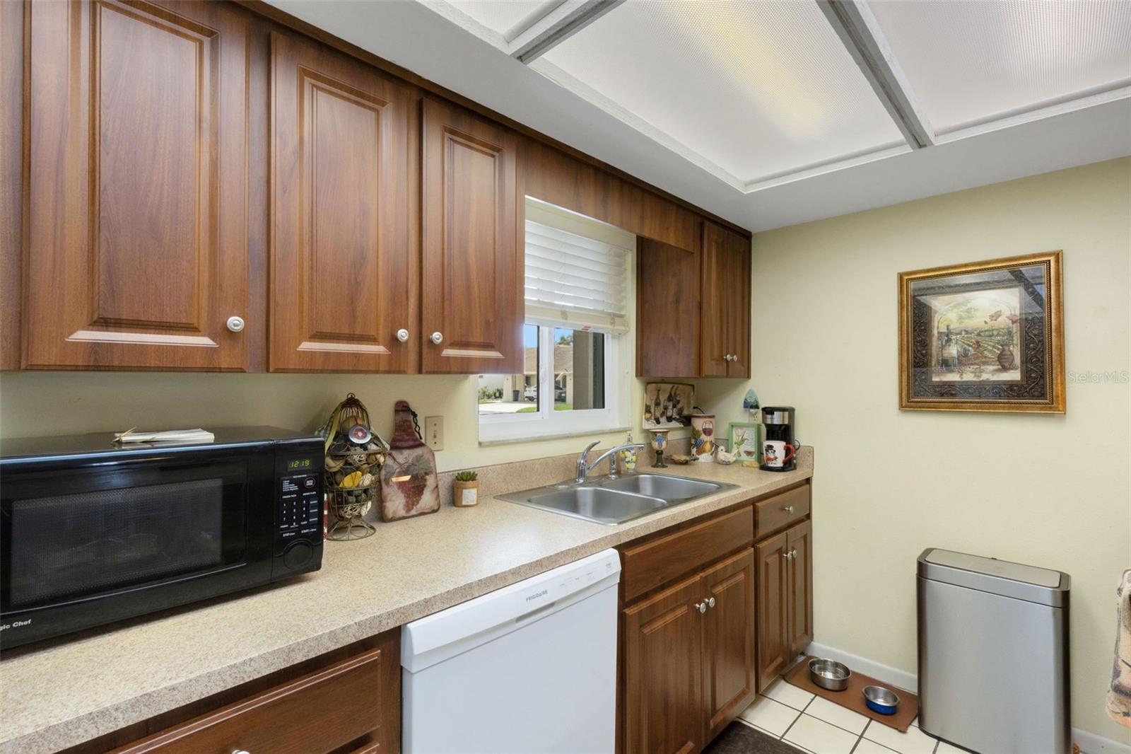 MEADOW OAKS A CONDO - Residential