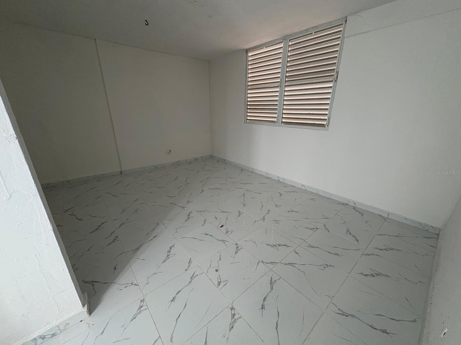 URB. LA CUMBRE, BARRIO MONACILLOS, SAN JUAN, PR - Residential
