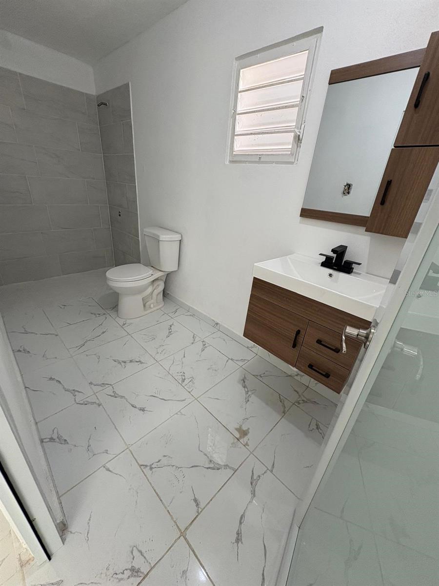 URB. LA CUMBRE, BARRIO MONACILLOS, SAN JUAN, PR - Residential