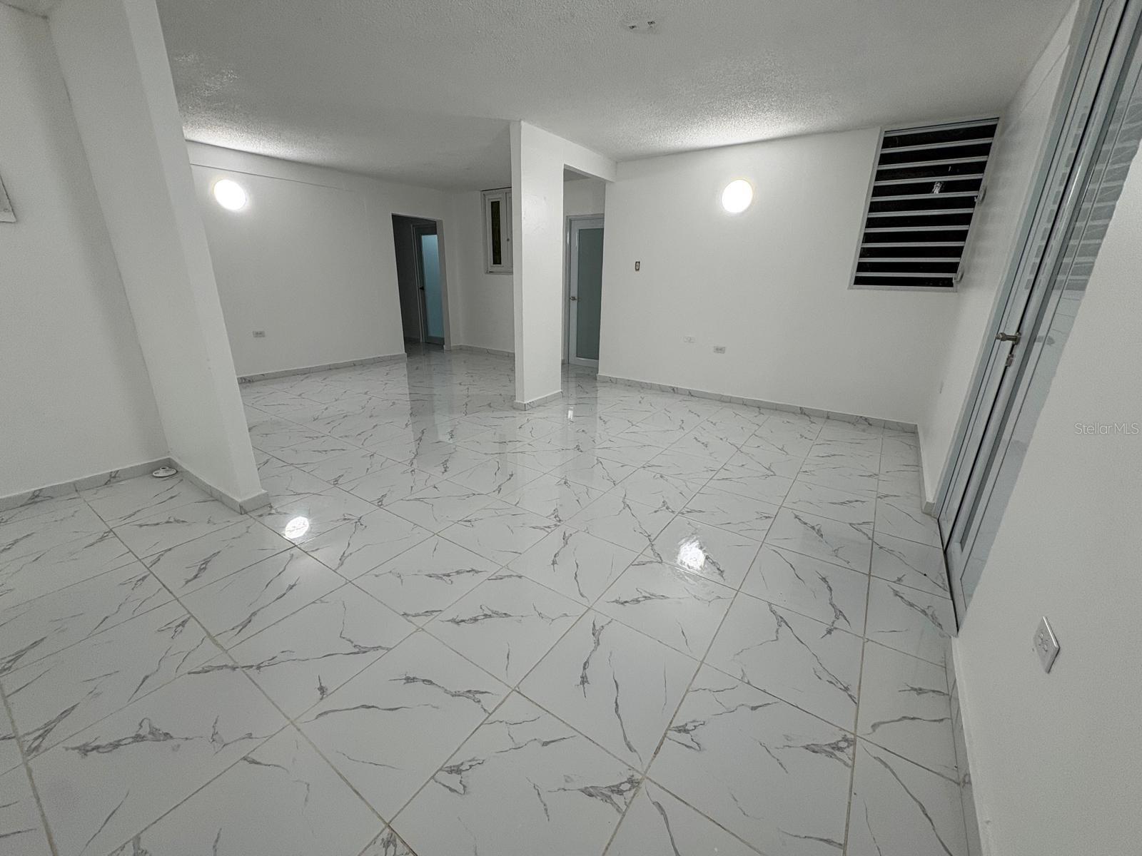 URB. LA CUMBRE, BARRIO MONACILLOS, SAN JUAN, PR - Residential