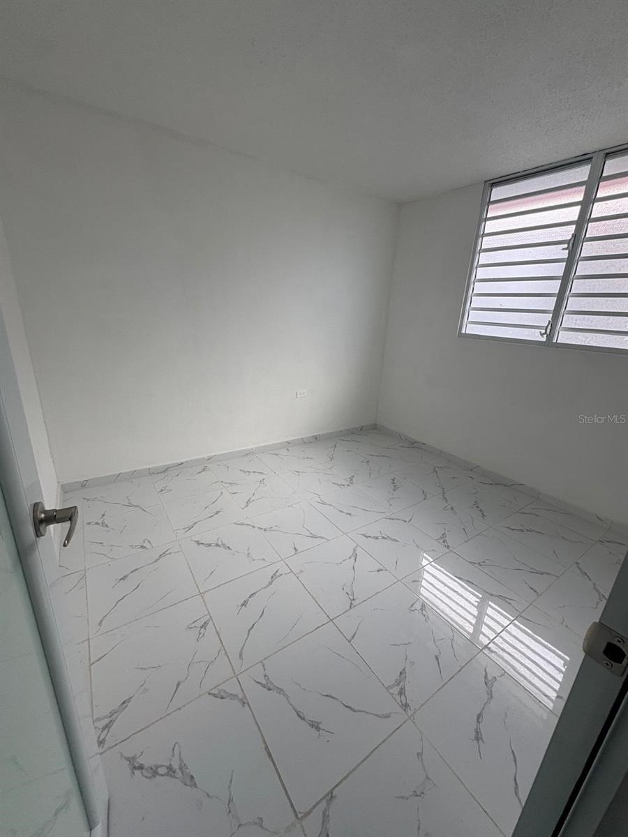 URB. LA CUMBRE, BARRIO MONACILLOS, SAN JUAN, PR - Residential