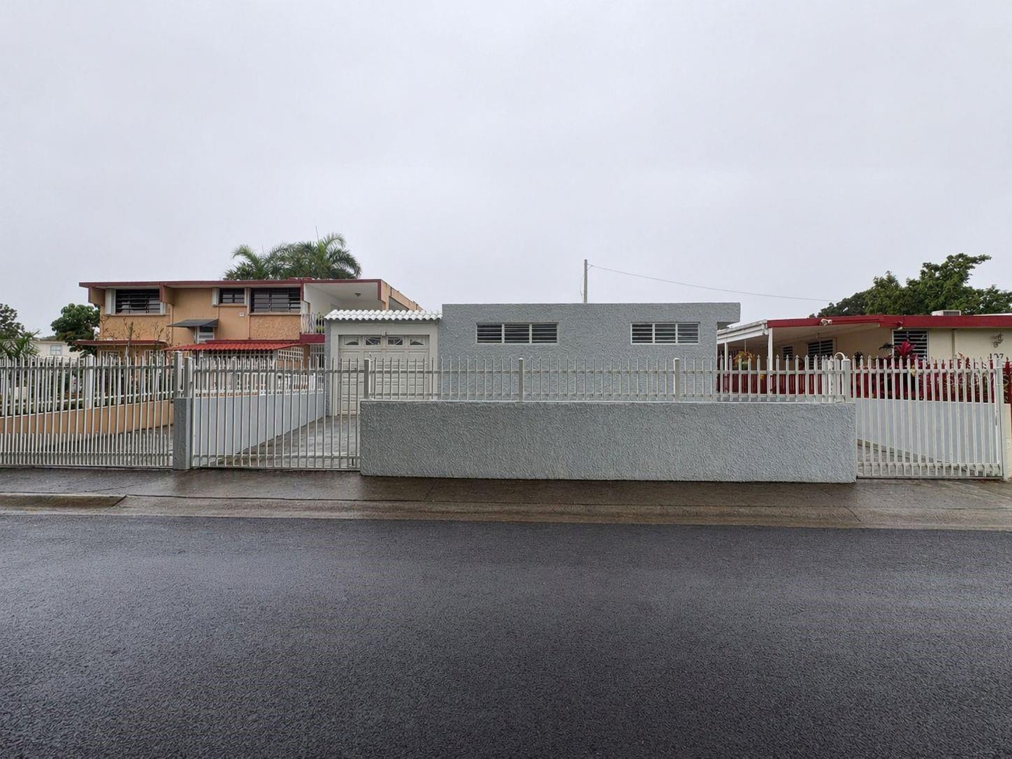 URB. LA CUMBRE, BARRIO MONACILLOS, SAN JUAN, PR - Residential