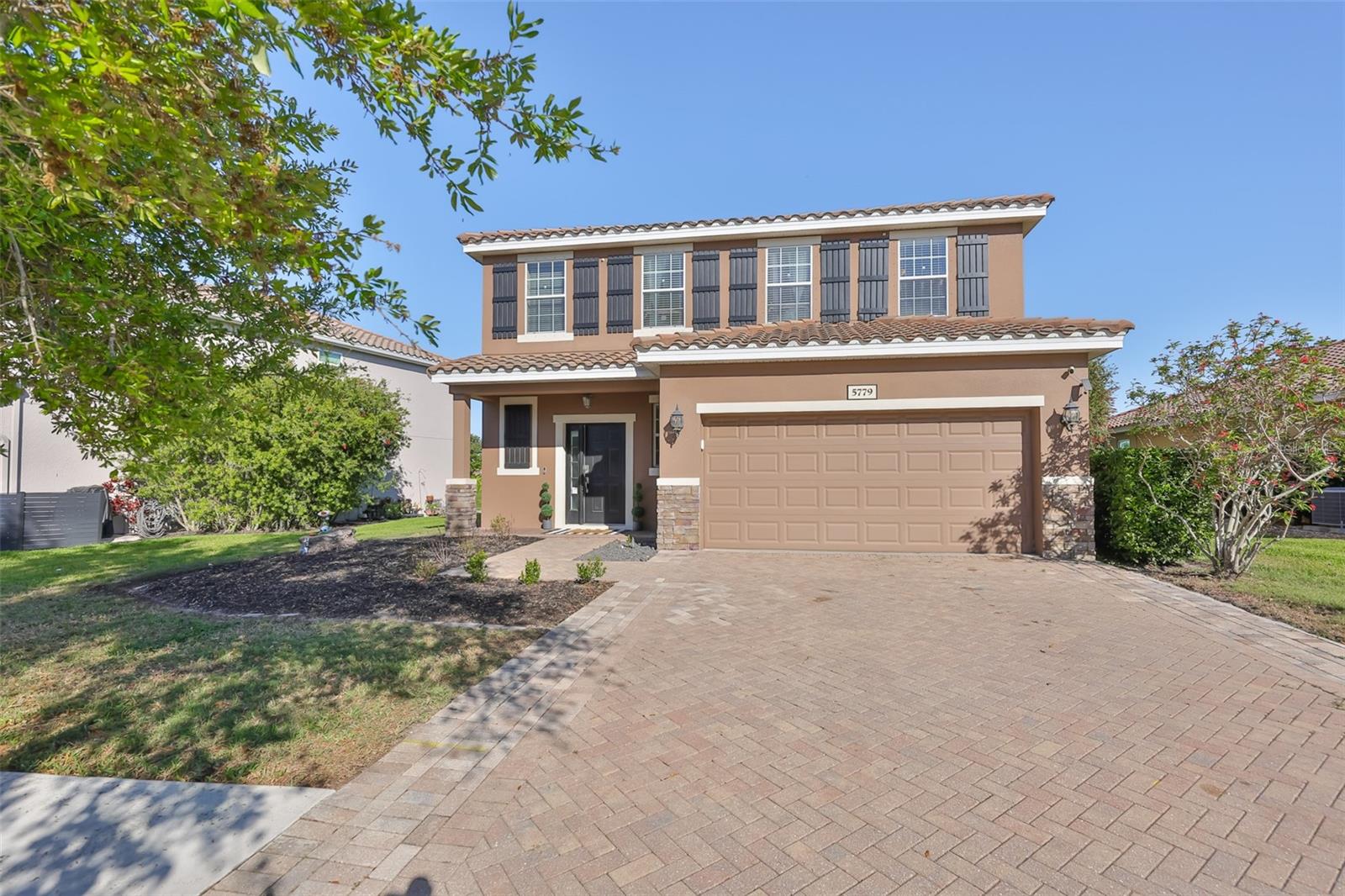 ***PRICE REDUCTION - MOTIVATED SELLERS***
***SELLER OFFERING 5K TOWARDS BUYERS CLOSING COSTS***
This stunning 4 bedroom 2.5 bathroom home (built in 2010) is located in the quaint, quiet community known as Oak Vistas and includes tree lined streets with paver driveways and tile roofs. There is nothing "cookie cutter" about this neighborhood and it is truly a hidden gem! Upon entering this home your grand two-story foyer will lead to your spacious family room. The first floor is an entertainers dream and provides ample space for the family to gather together. The first floor is an open concept with large family room, gourmet kitchen with GAS STOVE, eating space, formal dining space and an additional space that can be used as a home office, gym, play room, or whatever suits your needs! Upstairs you will find the primary bedroom and 3 additional guest bedrooms. One of the guest bedrooms is tucked in the corner providing additional privacy. This home provides peace of mind with a BRAND NEW A/C UNIT! The owners also had the roof professionally inspected and it has ample life left! Although you will feel tucked away in your own piece of paradise, this home provides extremely easy access to I-75 and to major roads such as Bee Ridge and Fruitville that will take you to the pristine beaches and gorgeous waterways this area has to offer! To top it off this home has a very LOW HOA and NO CDD FEE! This is a home you surely don't want to miss!