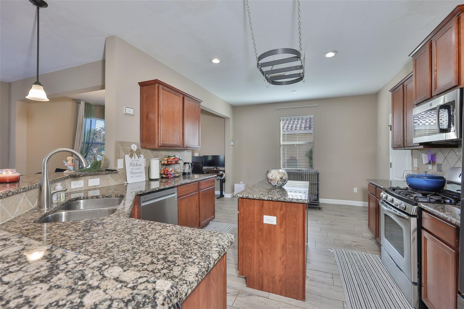 OAK VISTAS - Residential