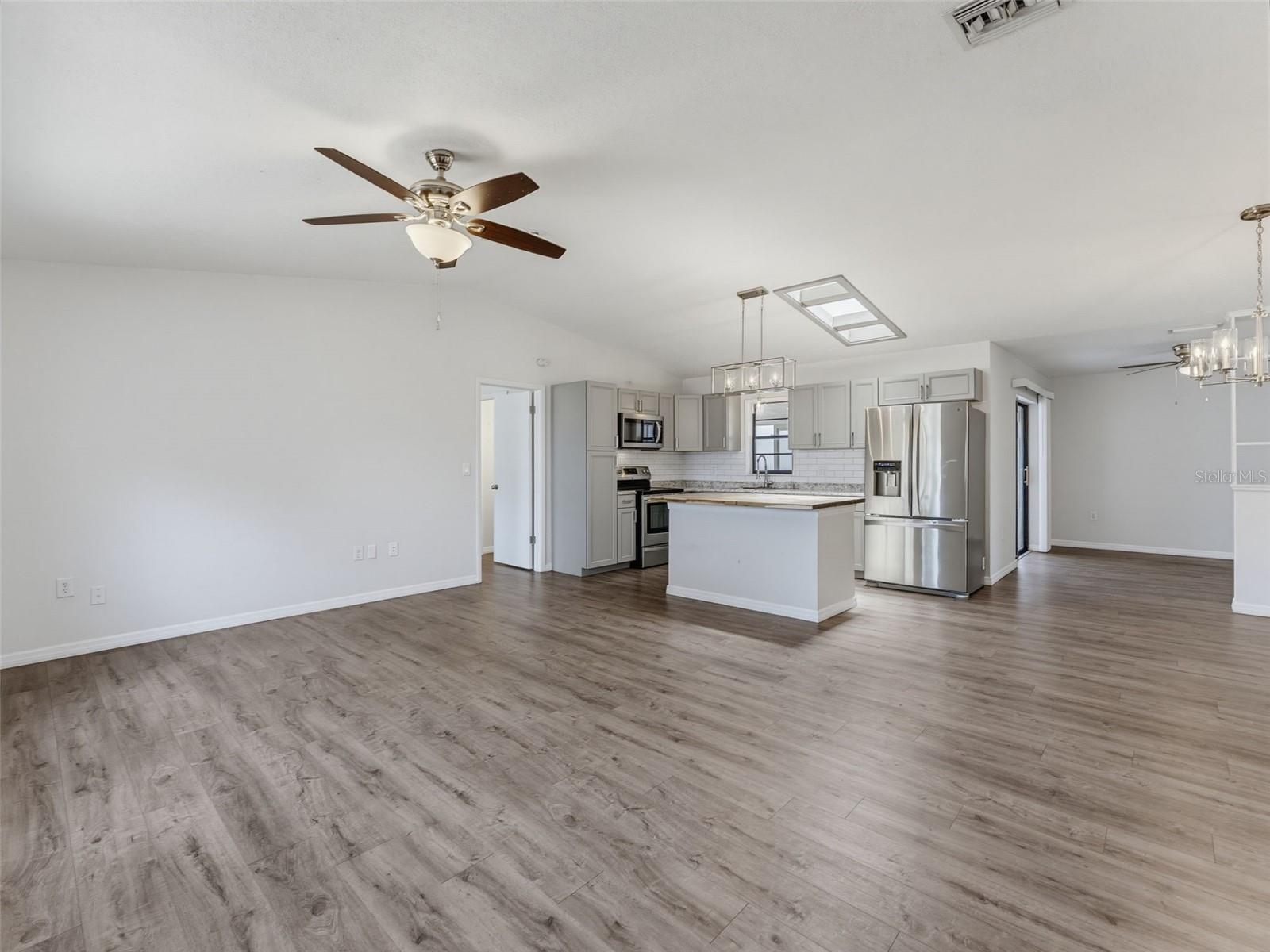 SPRING HILL - Residential