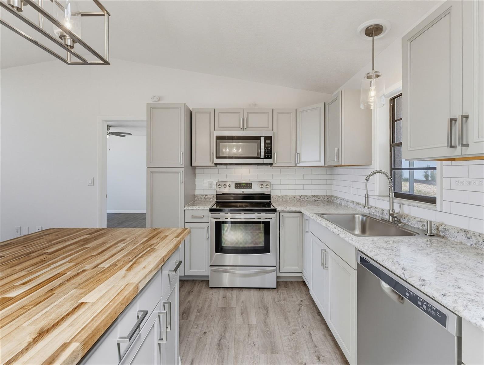 SPRING HILL - Residential