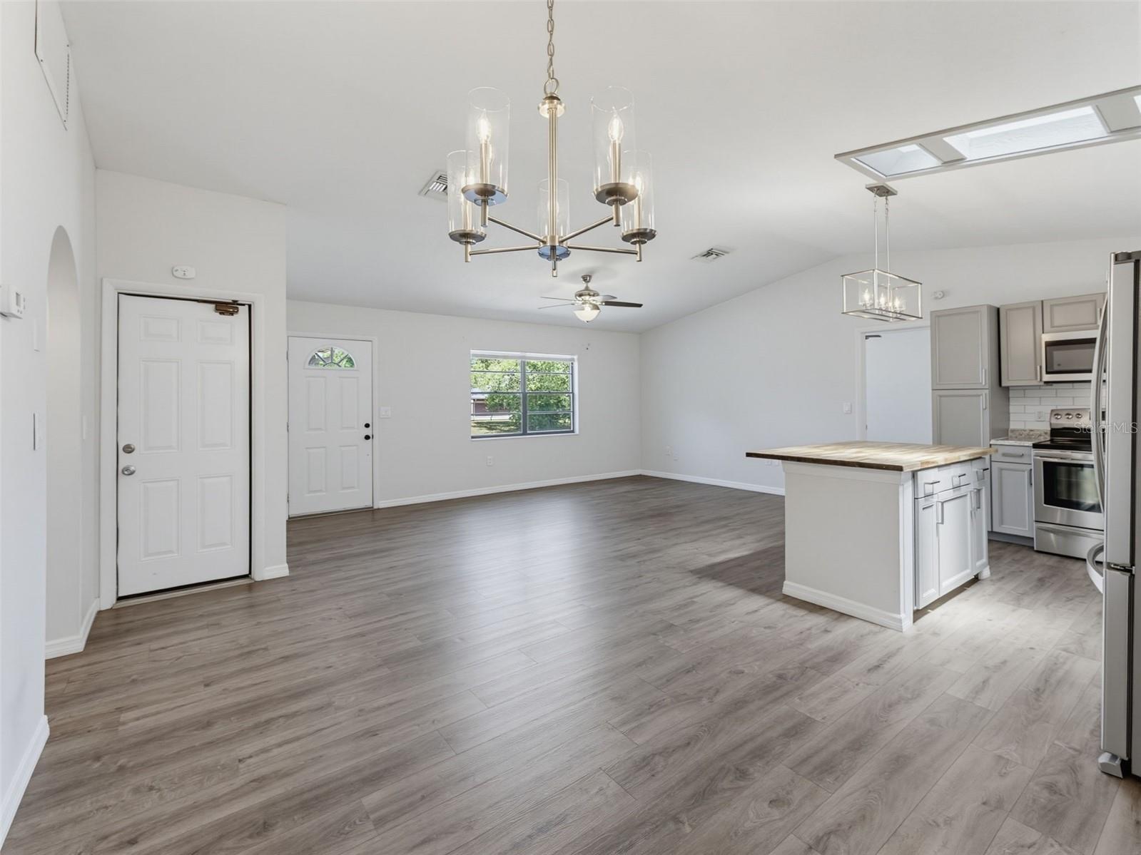 SPRING HILL - Residential