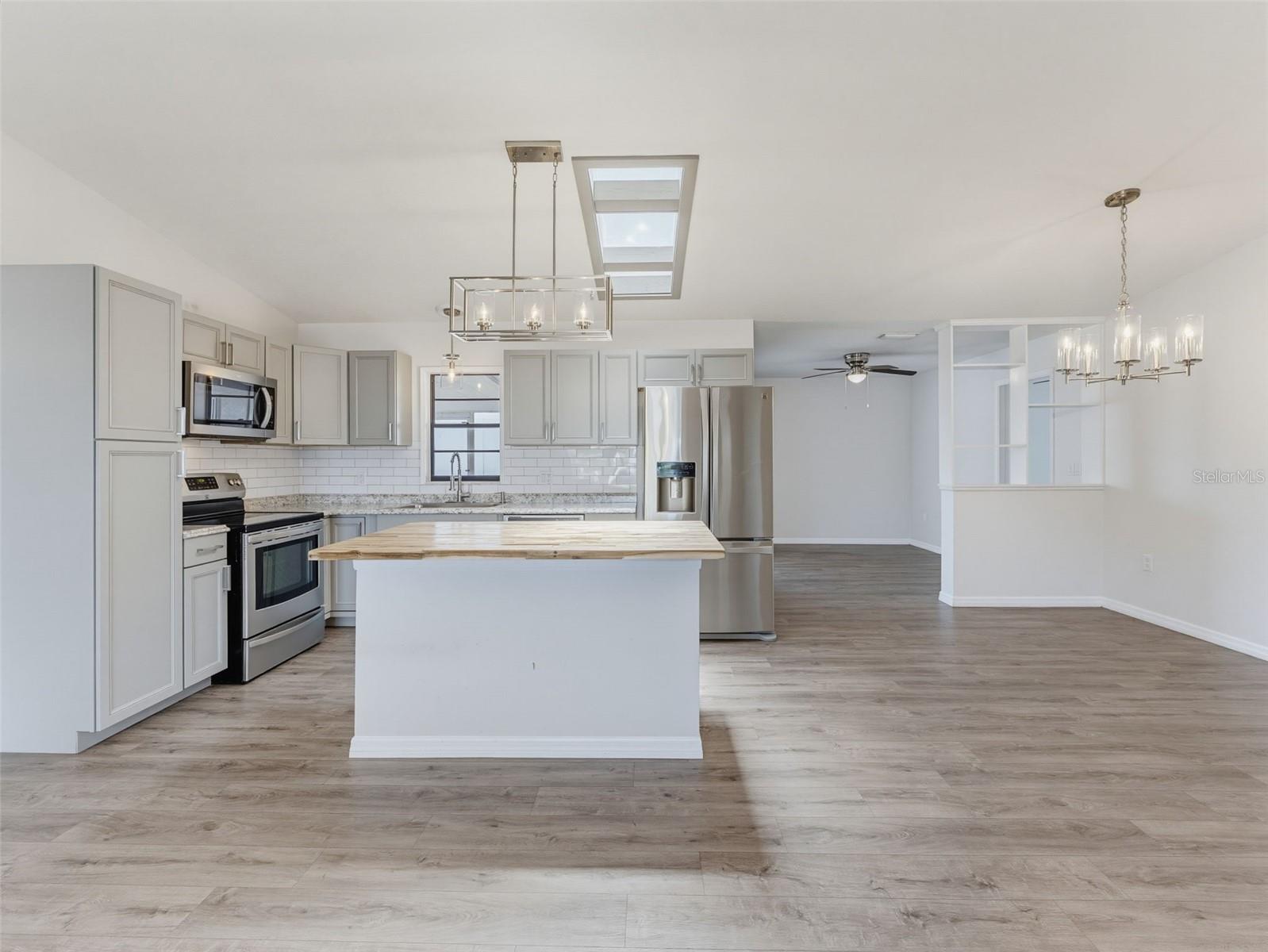 SPRING HILL - Residential