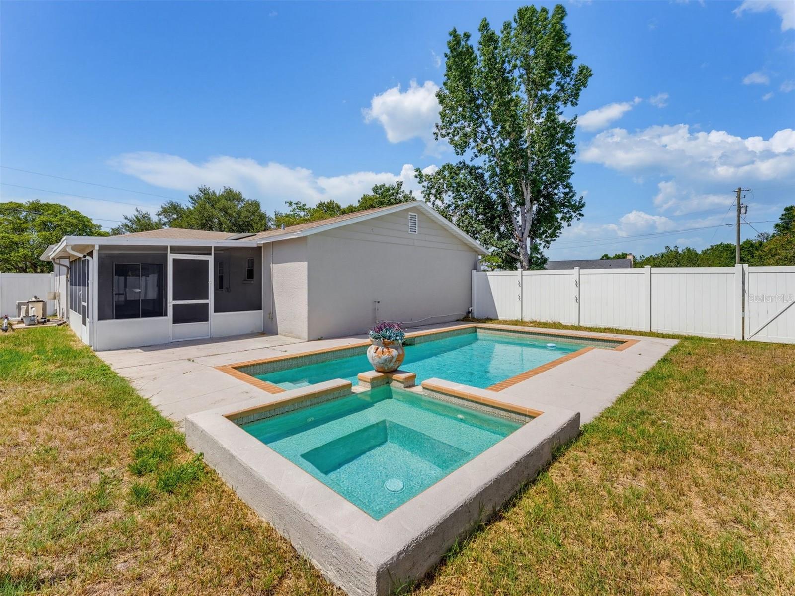 SPRING HILL - Residential
