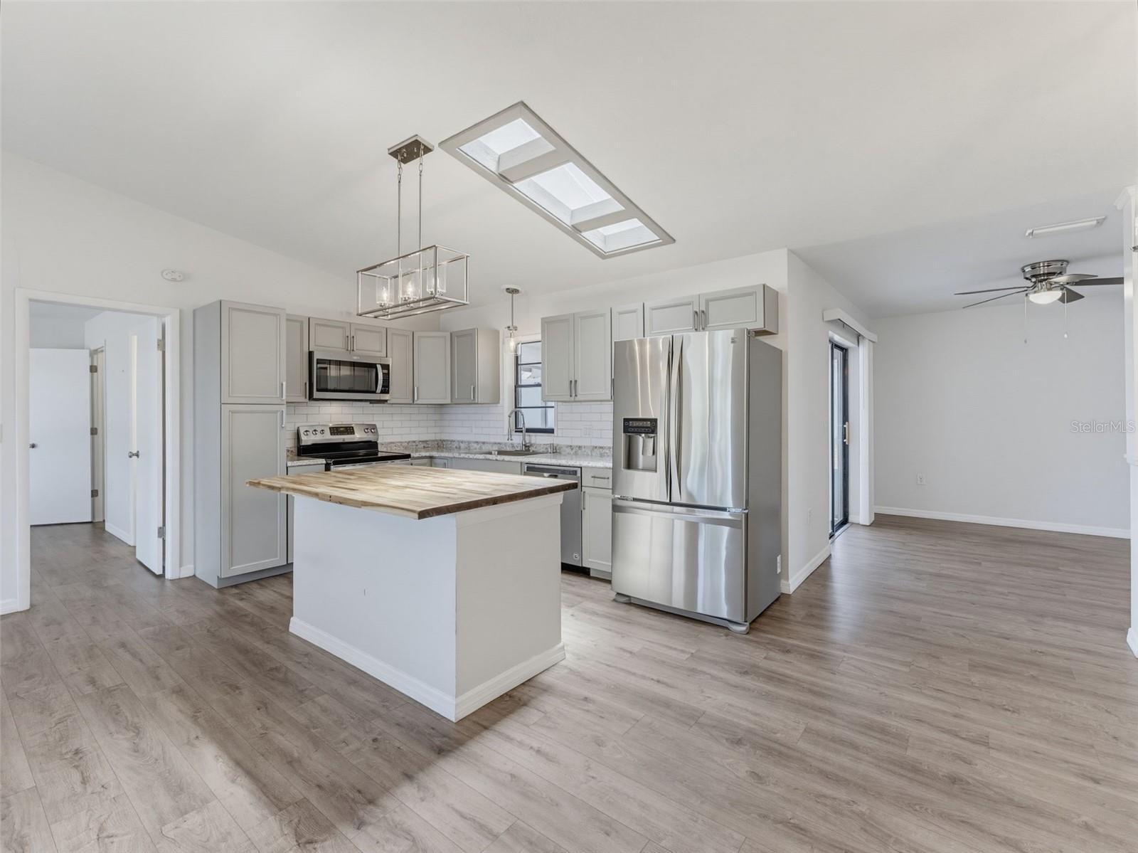 SPRING HILL - Residential