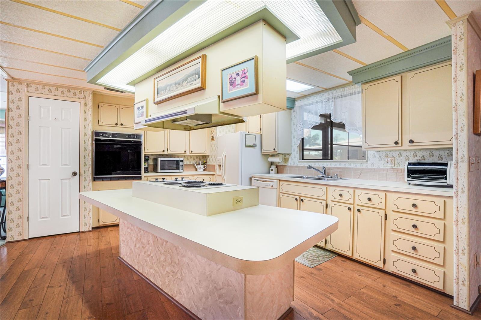 HARBOR ISLES III - Residential
