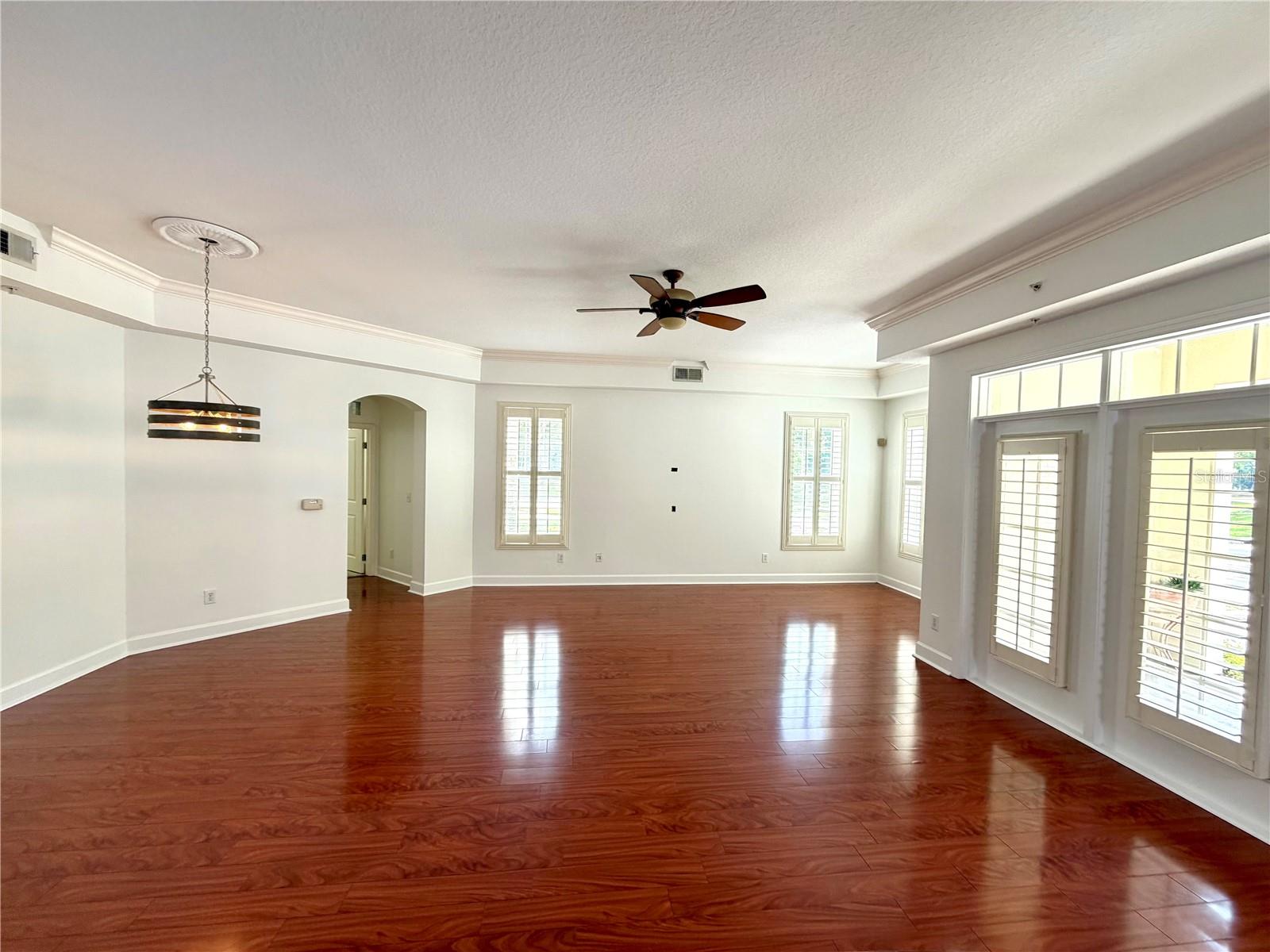 ARTISAN CLUB CONDO PH 6 - Residential