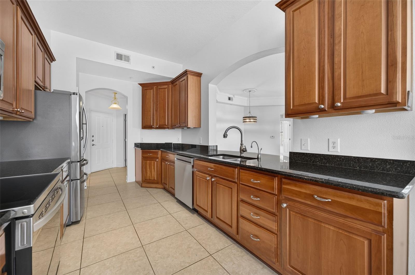 ARTISAN CLUB CONDO PH 6 - Residential