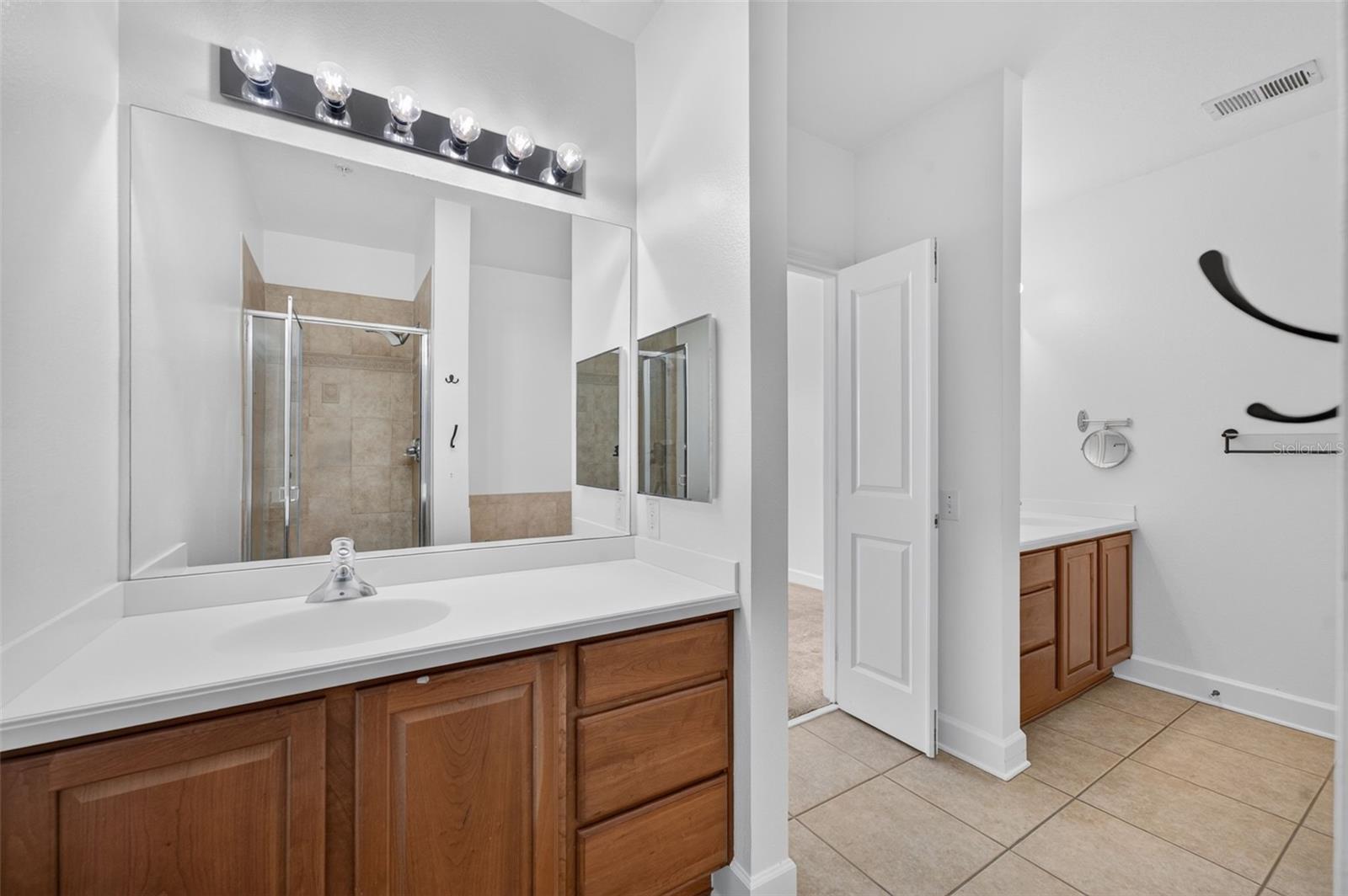 ARTISAN CLUB CONDO PH 6 - Residential