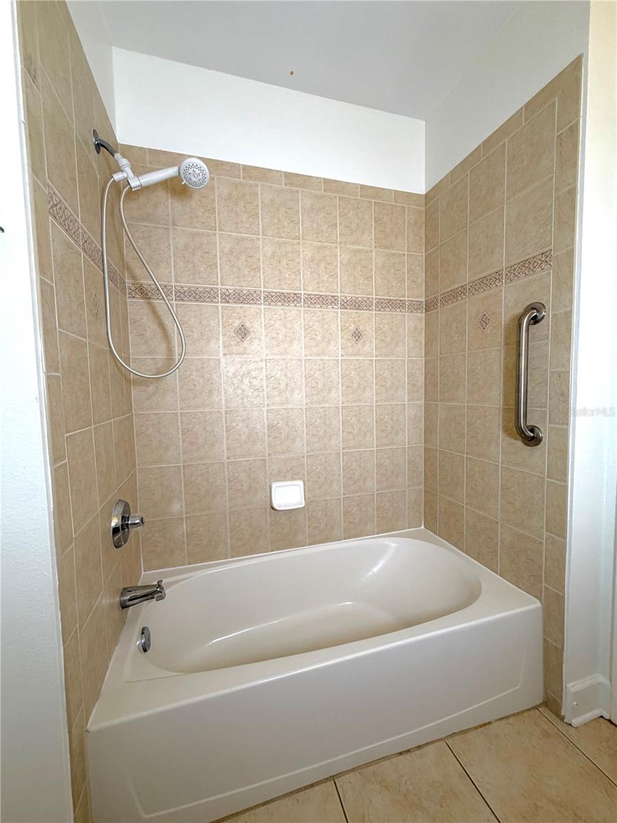 ARTISAN CLUB CONDO PH 6 - Residential