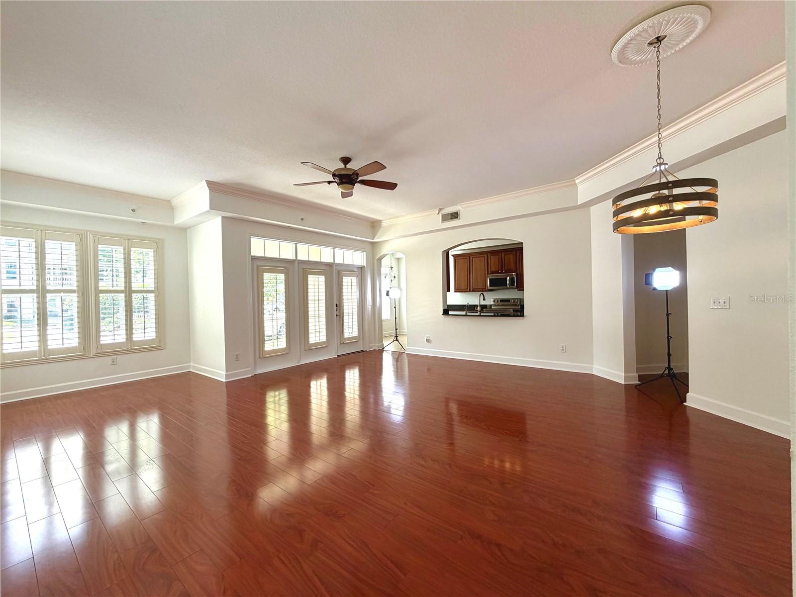 ARTISAN CLUB CONDO PH 6 - Residential