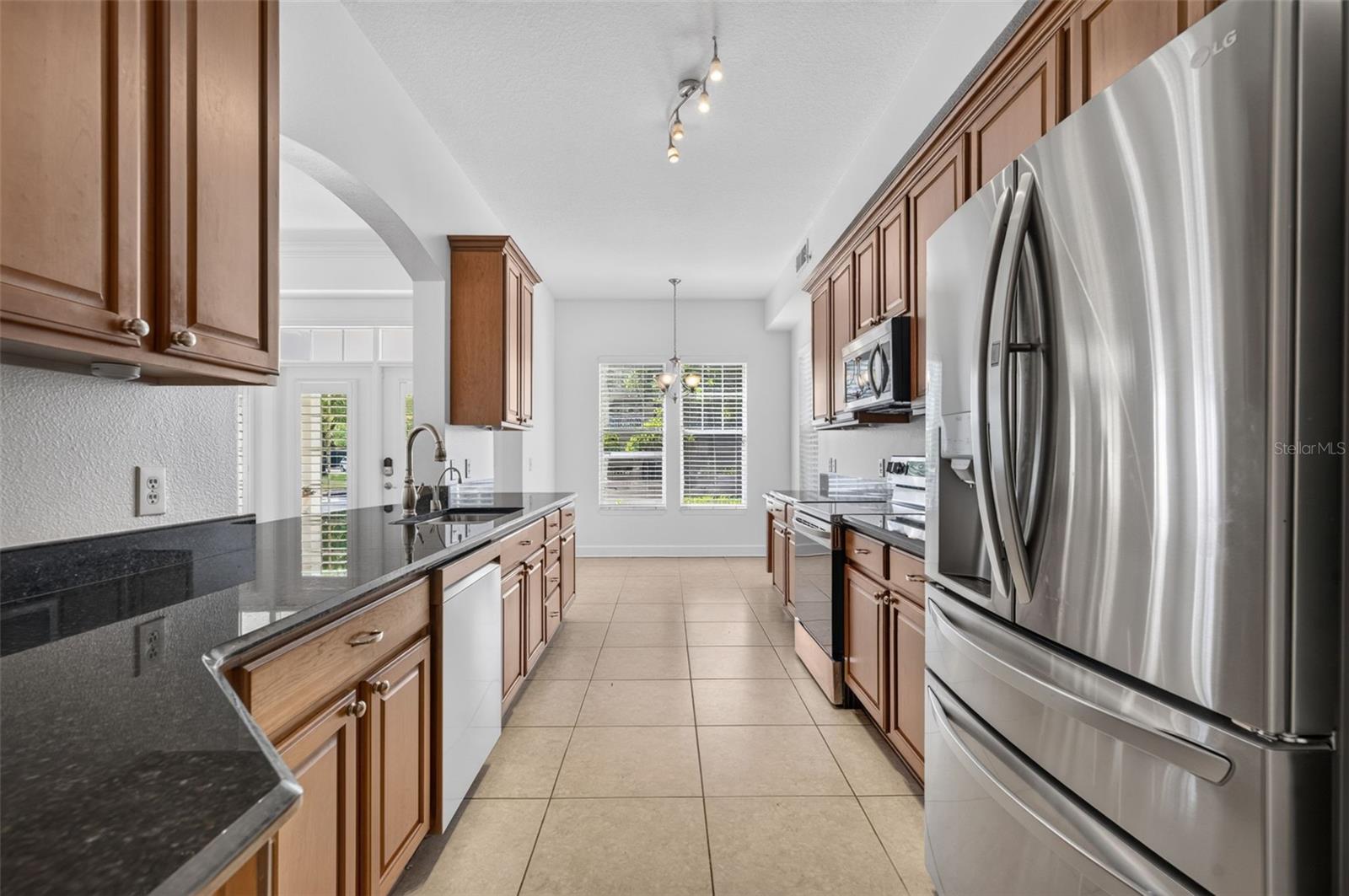ARTISAN CLUB CONDO PH 6 - Residential