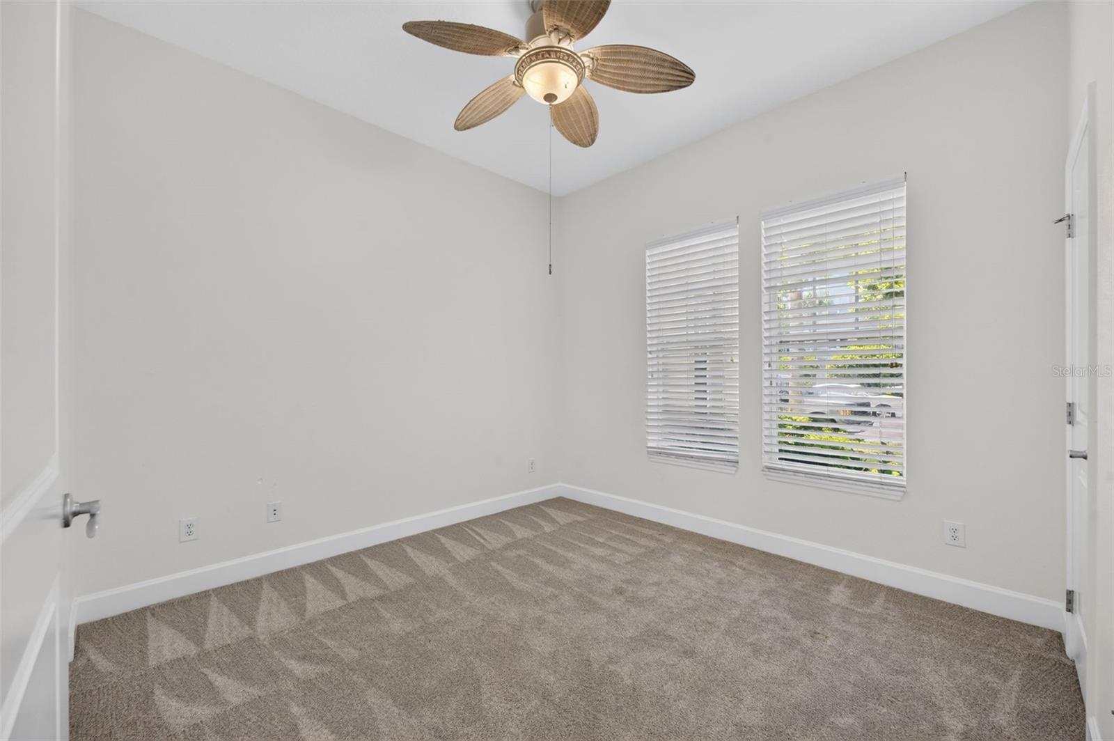 ARTISAN CLUB CONDO PH 6 - Residential