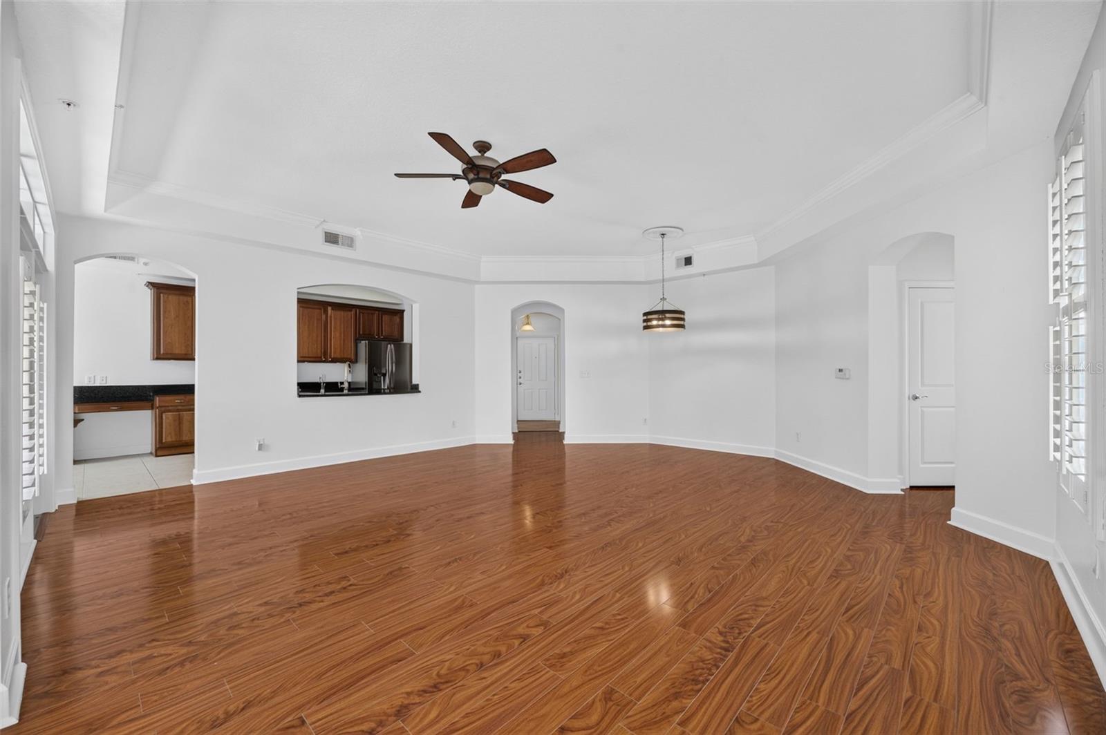 ARTISAN CLUB CONDO PH 6 - Residential