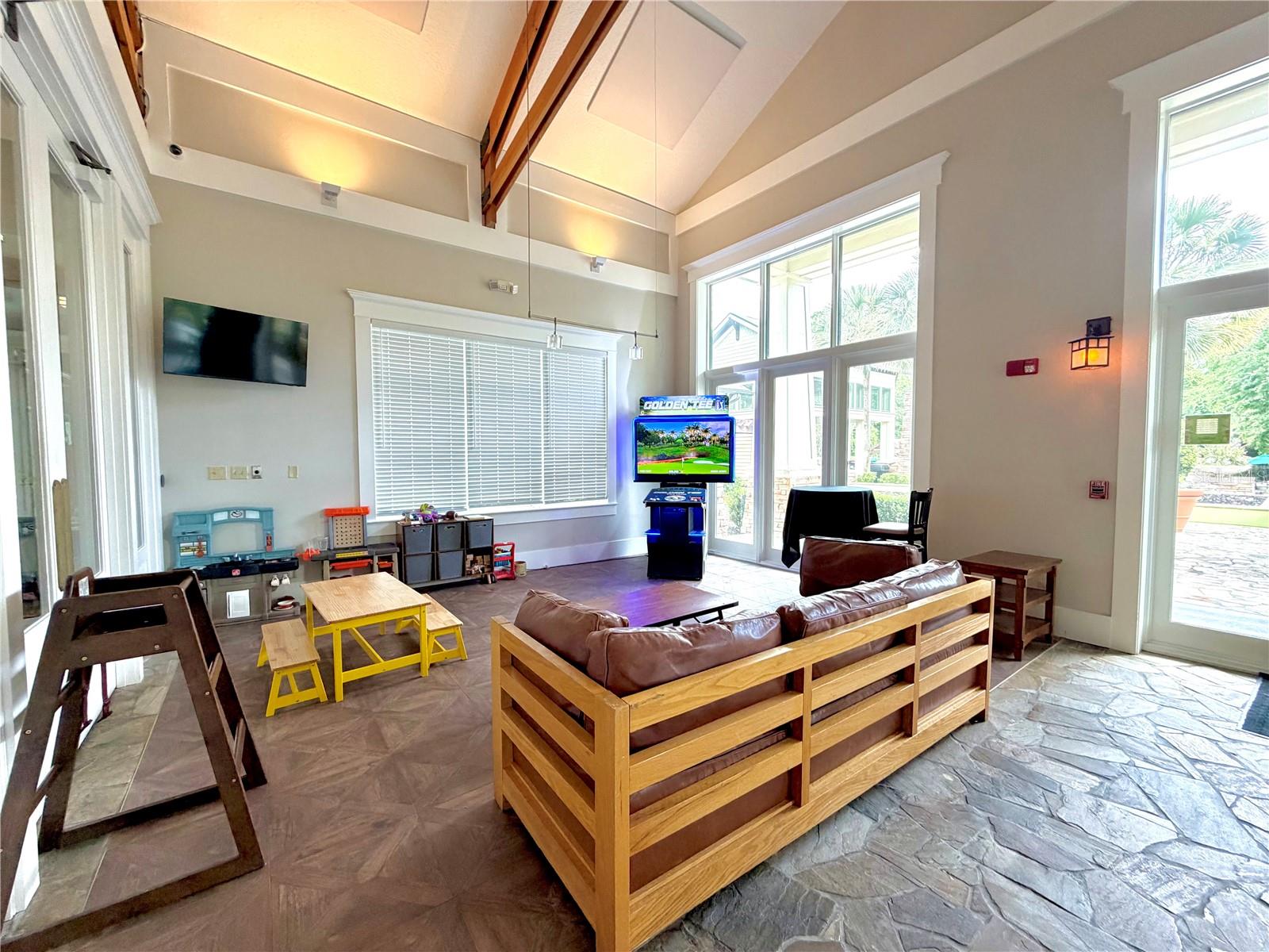 ARTISAN CLUB CONDO PH 6 - Residential