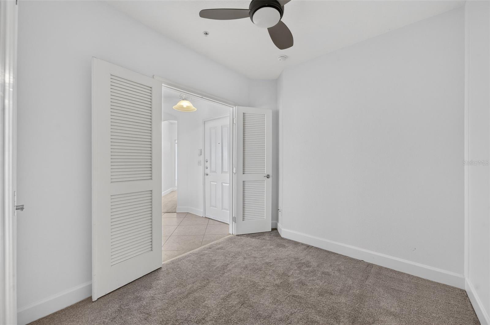 ARTISAN CLUB CONDO PH 6 - Residential