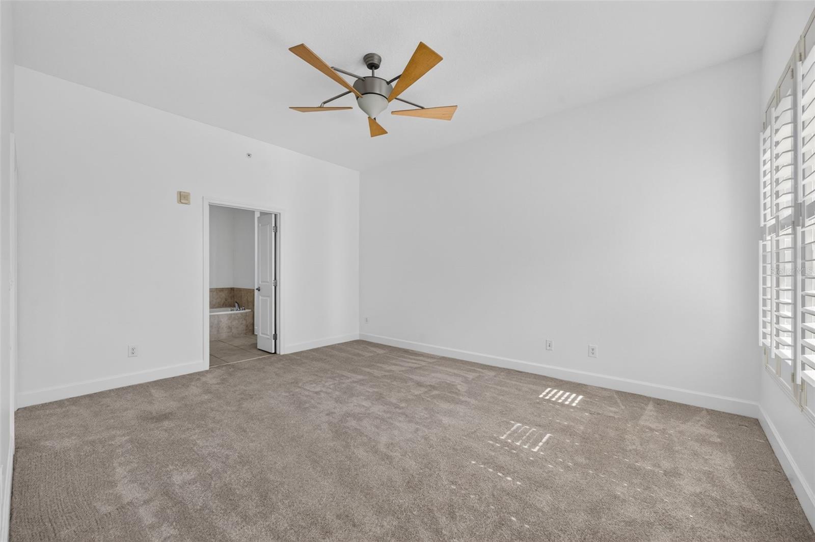 ARTISAN CLUB CONDO PH 6 - Residential