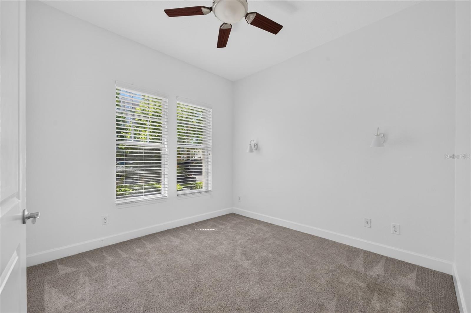 ARTISAN CLUB CONDO PH 6 - Residential