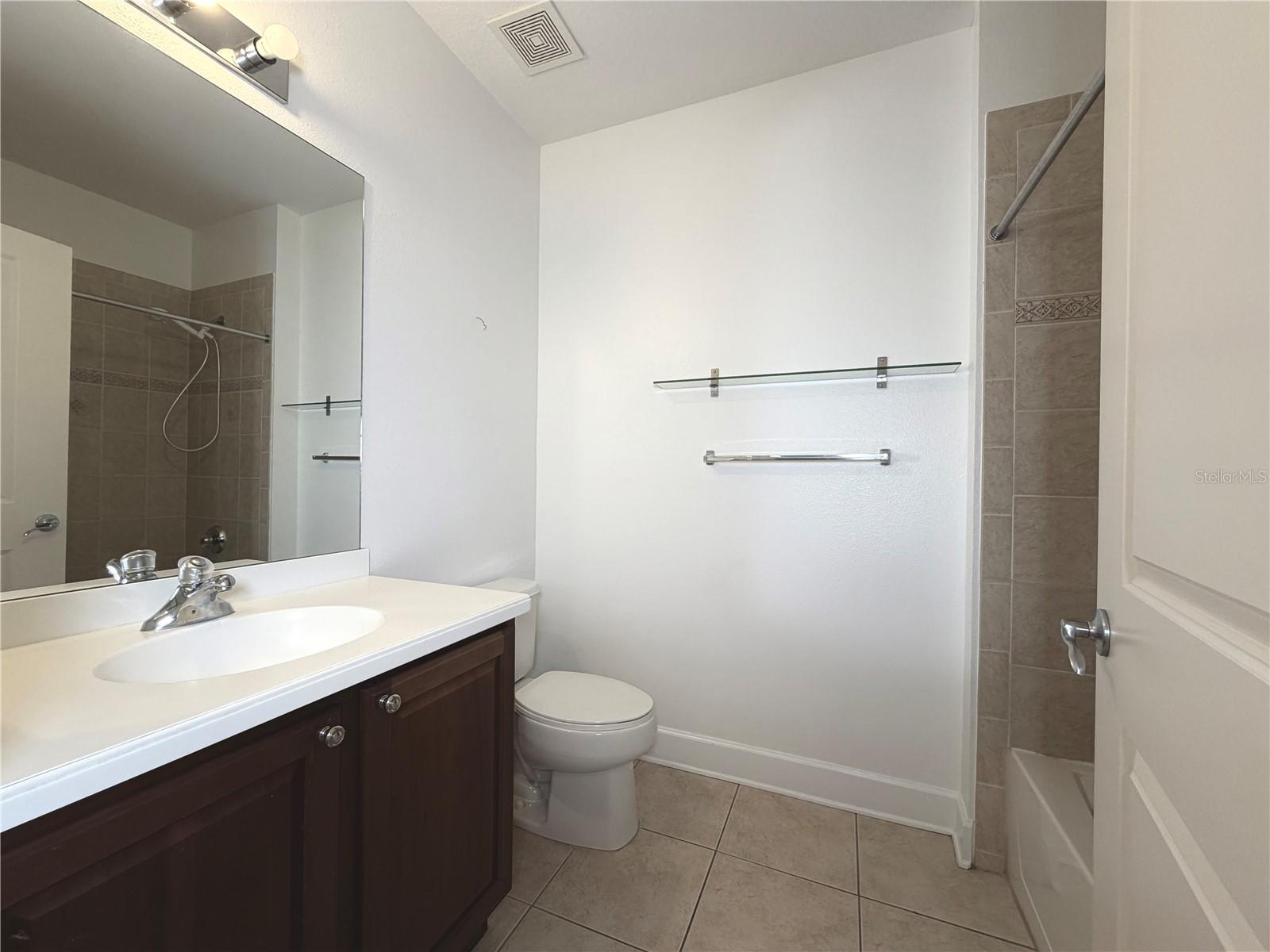 ARTISAN CLUB CONDO PH 6 - Residential