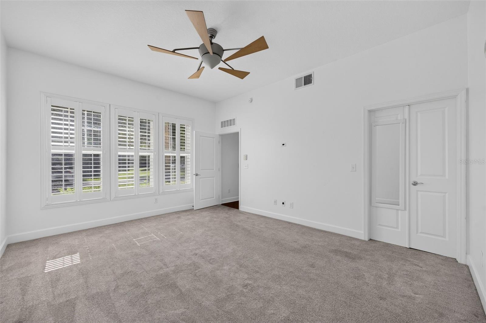ARTISAN CLUB CONDO PH 6 - Residential