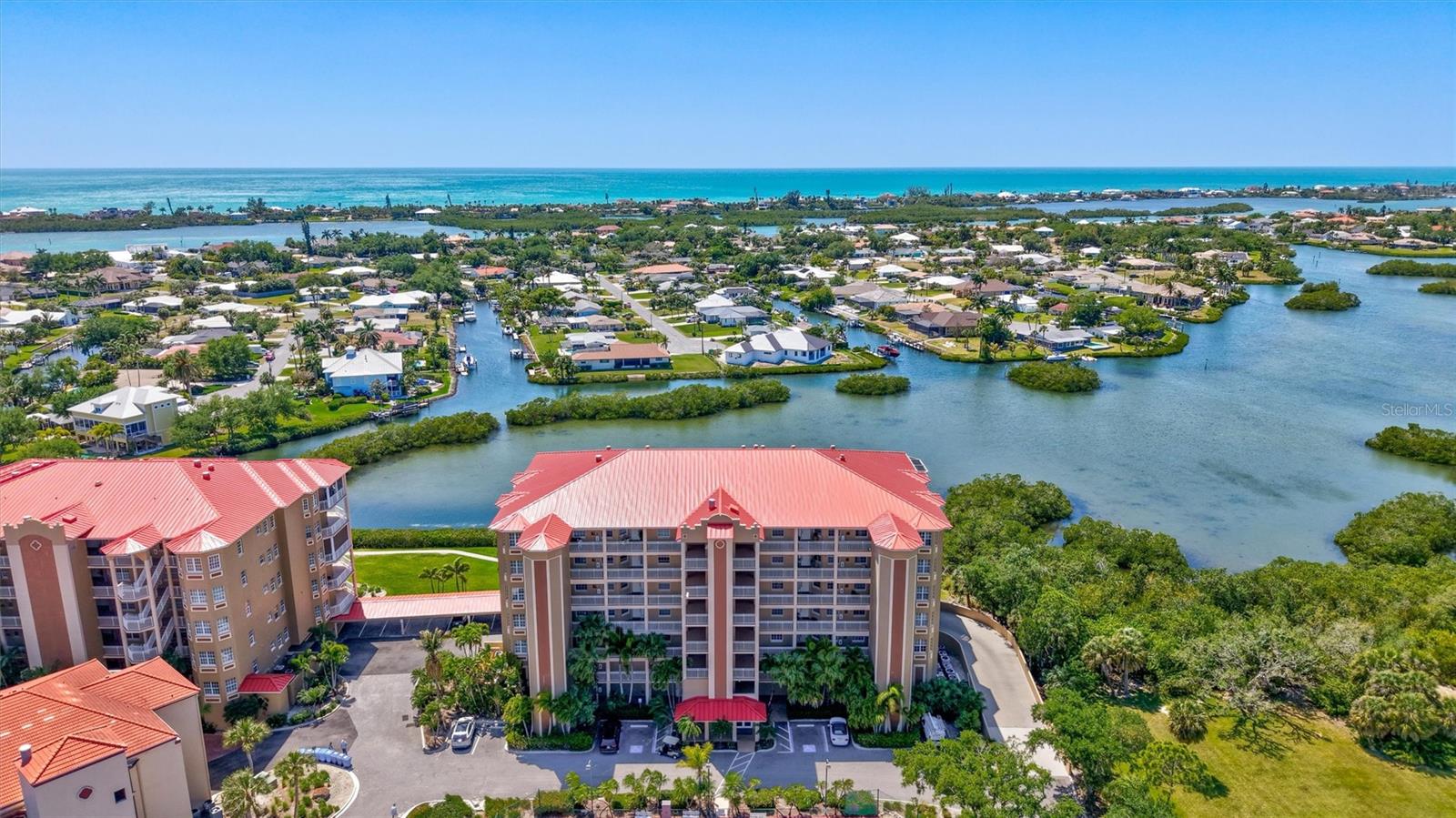 BLACKBURN HARBOR RESIDENCES - Residential