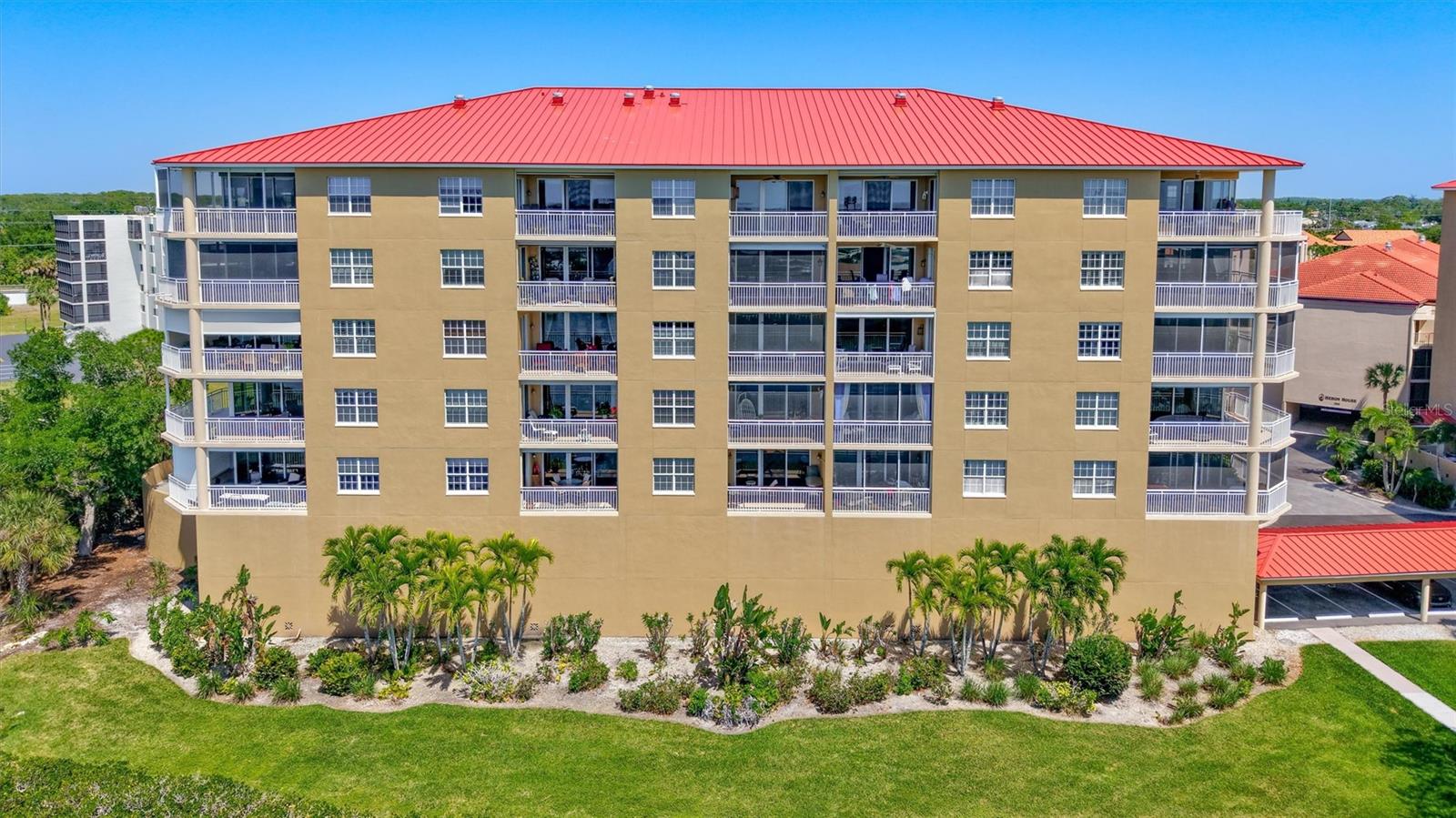 BLACKBURN HARBOR RESIDENCES - Residential
