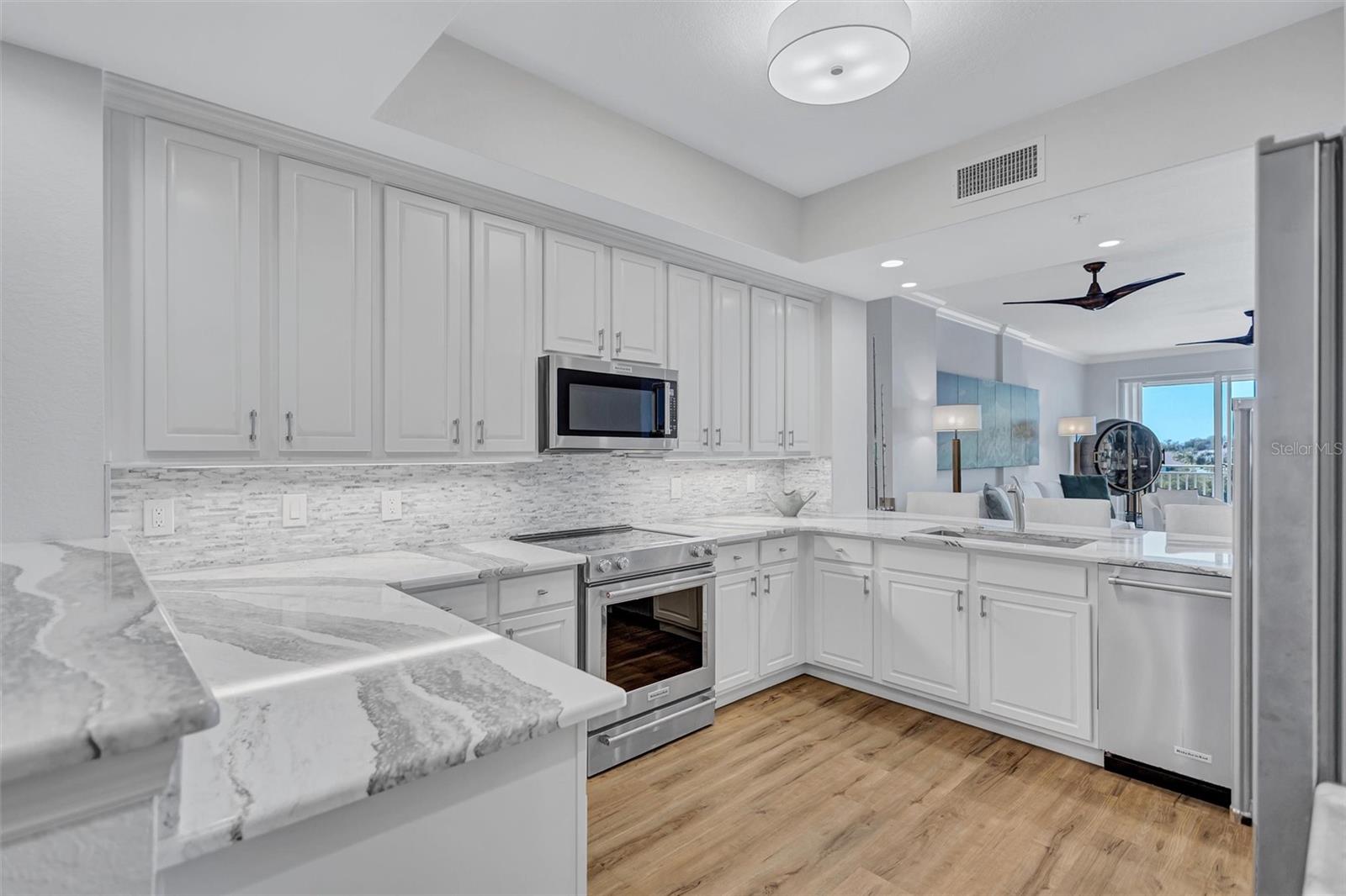 BLACKBURN HARBOR RESIDENCES - Residential