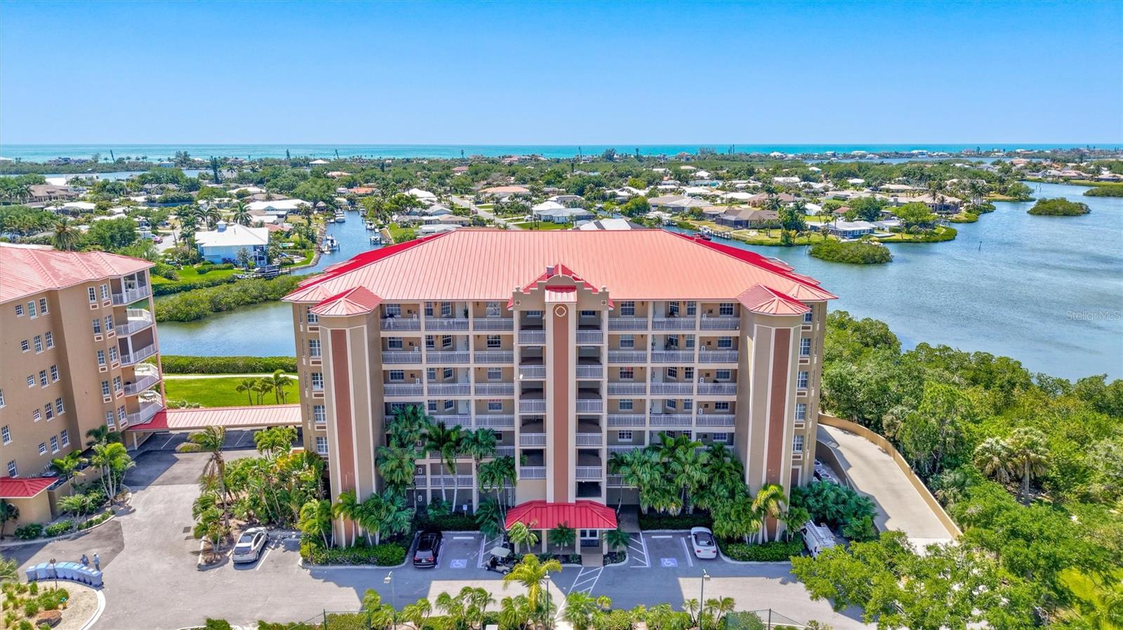 BLACKBURN HARBOR RESIDENCES - Residential
